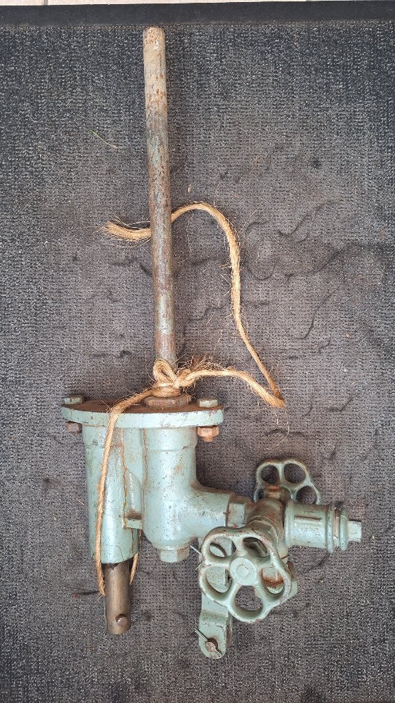 Antieke industriële handpomp, Tuin en Terras, Waterpompen, Ophalen, Gebruikt, Handmatig, Overige typen