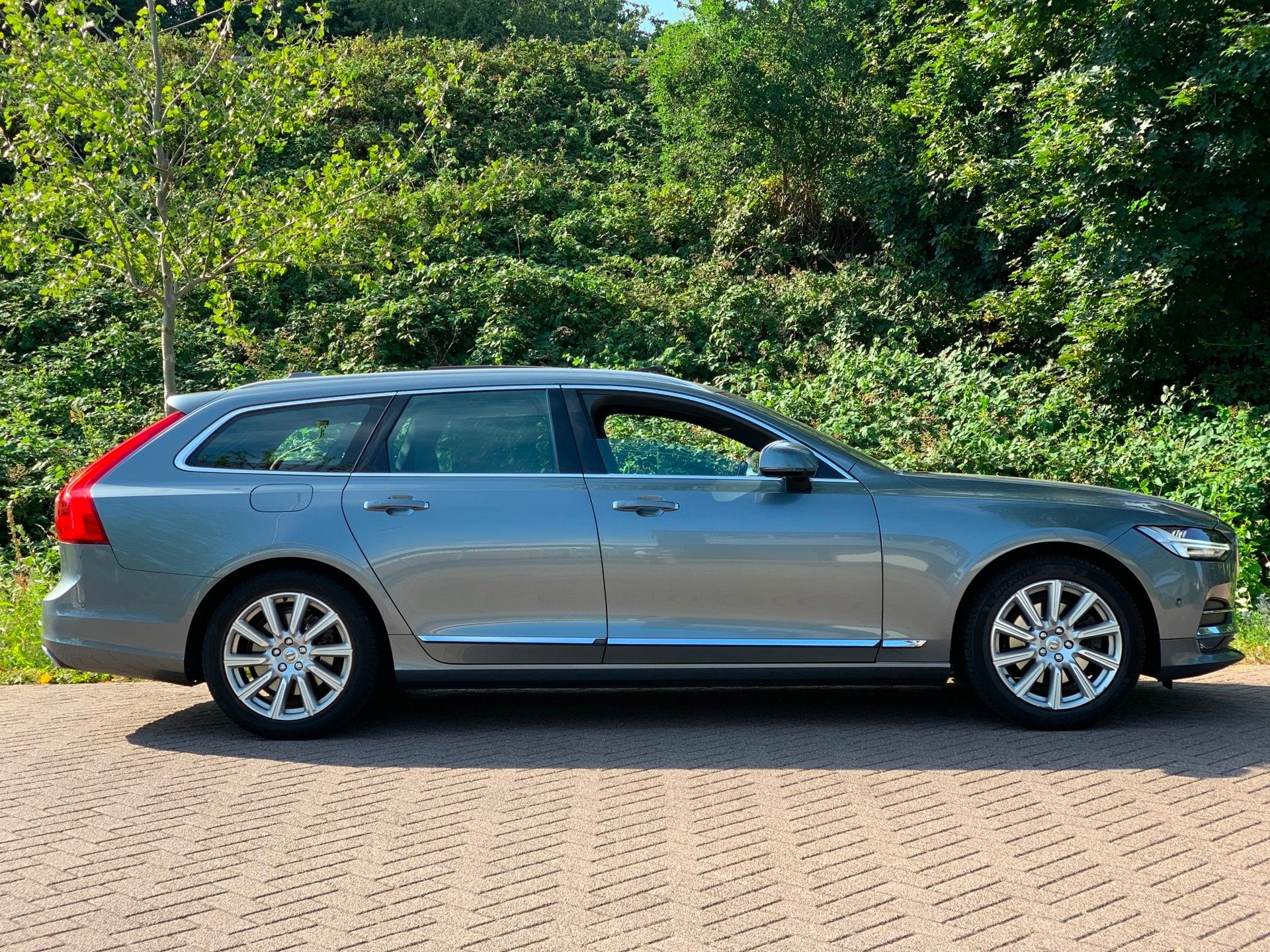 Volvo V90 2.0 D4 AWD Inscription Polestar AWD PANO LEDER B&W, Auto's, Automaat, Dealer onderhouden, Euro 6, 1969 cc