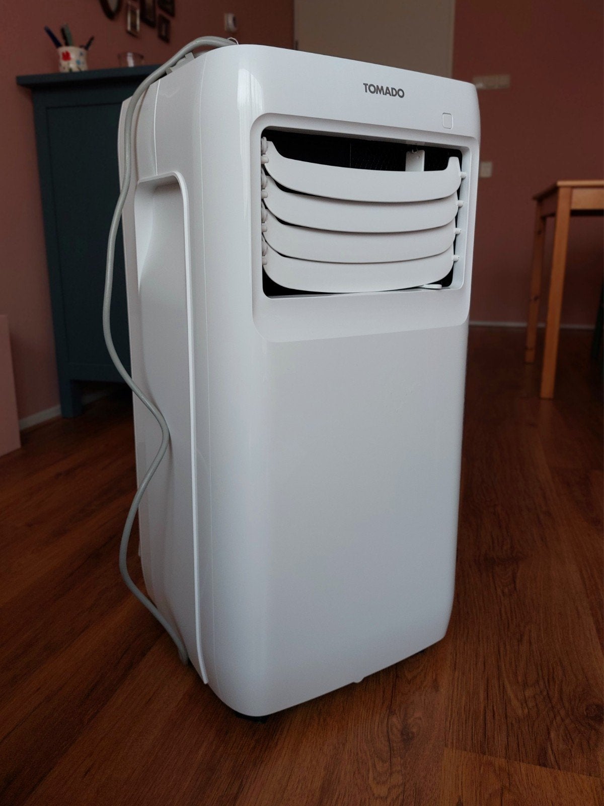 Tomado TMA7001W Mobiele Airco, Ophalen, Minder dan 60 m³, 3 snelheden of meer, Zo goed als nieuw