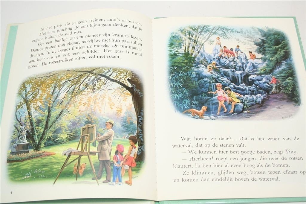 Tiny in het Park — Nostalgisch Prentenboek 1976, Ophalen of Verzenden, Gelezen