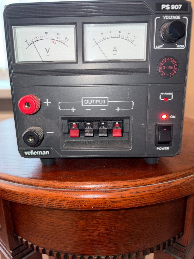 Velleman PS 907 regelbare DC voeding, Ophalen, Zo goed als nieuw