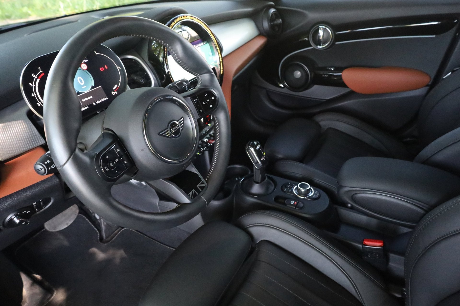 Mini Cooper 1.5 Cooper MINI Yours Aut. | Panorama | Slechts, Auto's, 136 pk, Gebruikt, Blauw, Bedrijf