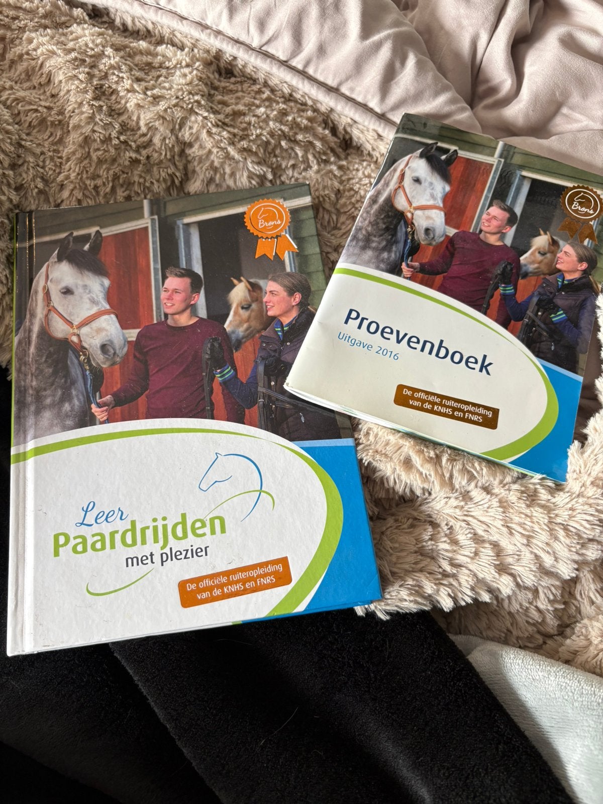 Ruiteropleding en proevenboek, Ophalen of Verzenden, Beta, Zo goed als nieuw