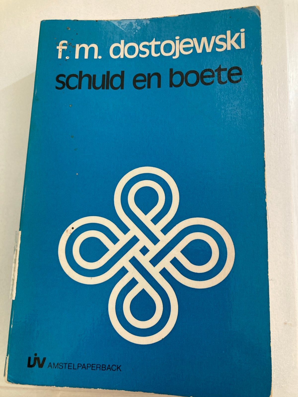 Schuld en Boete - F.M. Dostojevski (Amstelpaperback), Verzenden, Gelezen, Nederland