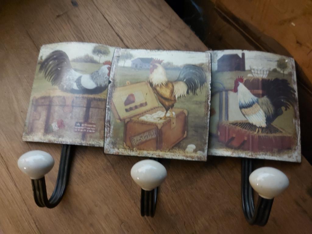 Kapstok kip kippen 3 hanen- haken porselein knoppen, Wandkapstok, Nieuw, Ophalen of Verzenden, Minder dan 100 cm