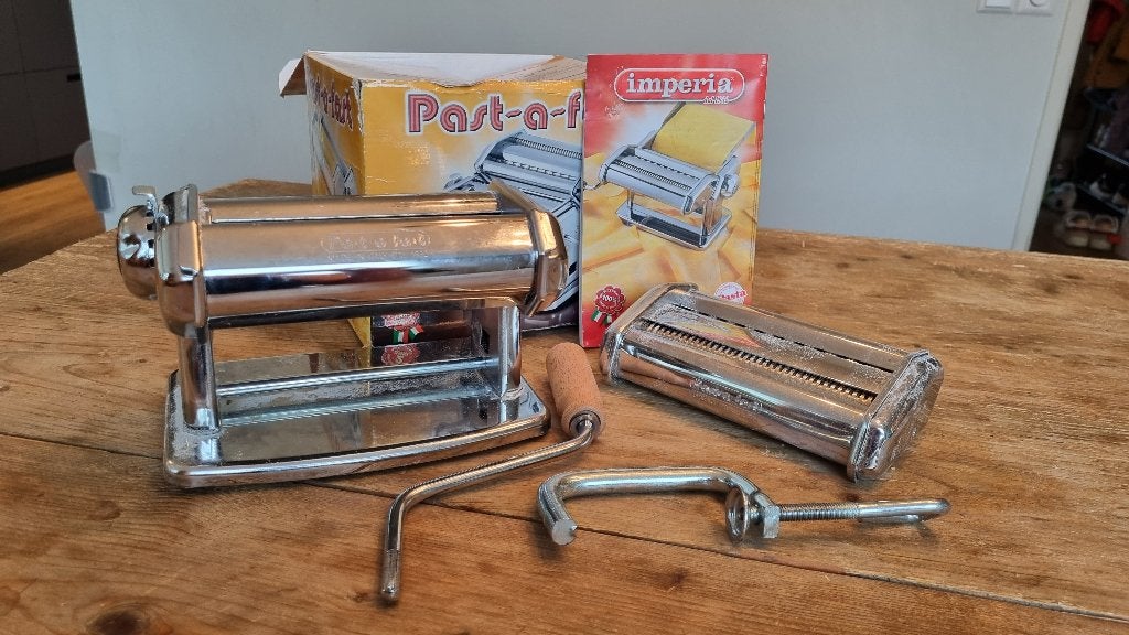 Italiaanse Pastamachine (incl. Snijopzetstuk & Tafelklem), Zilver, Ophalen of Verzenden, Zo goed als nieuw, Metaal
