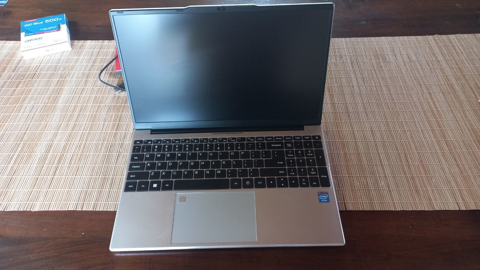 xiaman laptop defect, Ophalen of Verzenden, 15 inch, 2 tot 3 Ghz, SSD