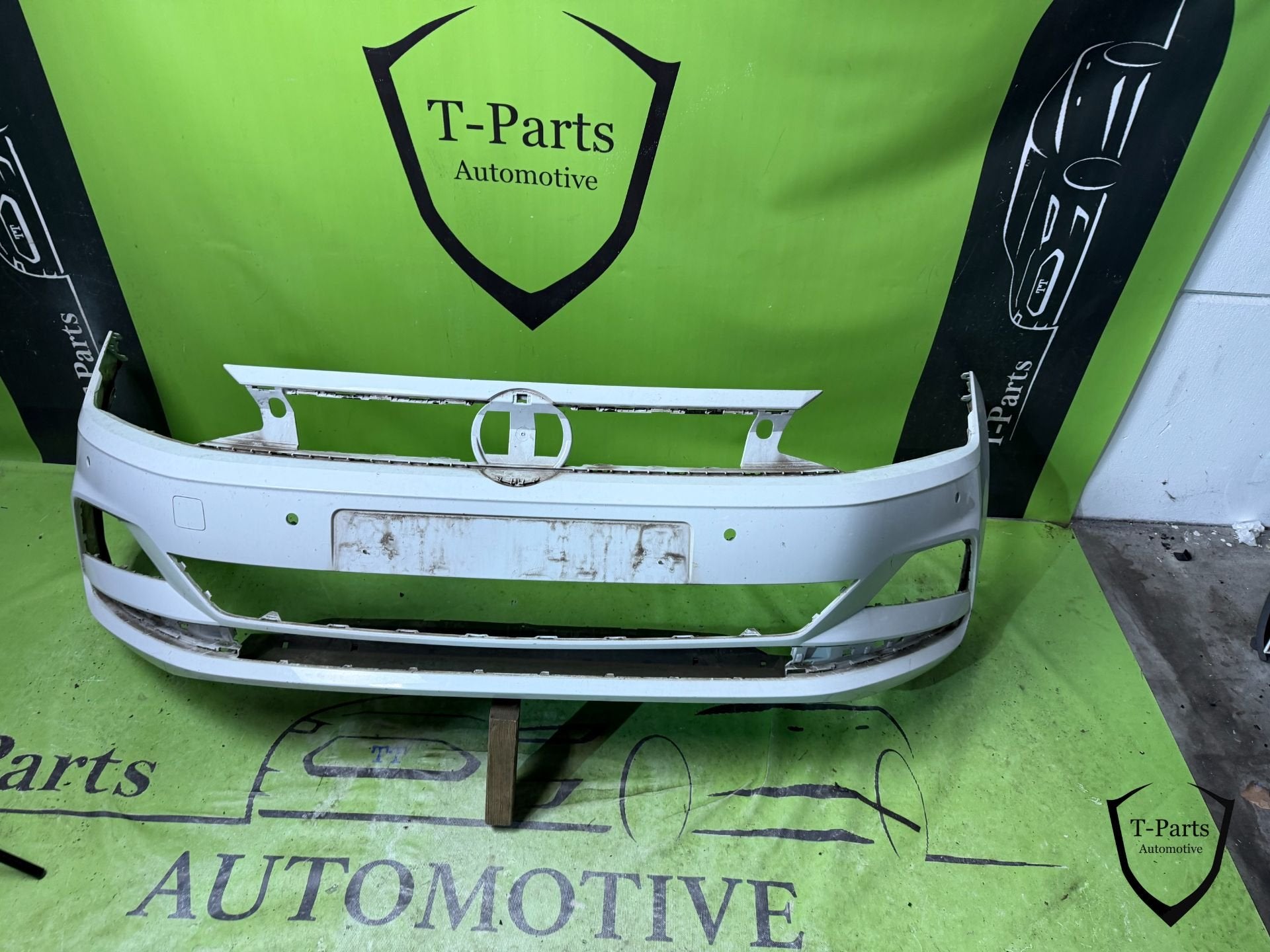 vw volkswagen polo 2G voorbumper bumper 17+ 4x pdc, Gebruikt, Volkswagen, Volkswagen AG, Bumper