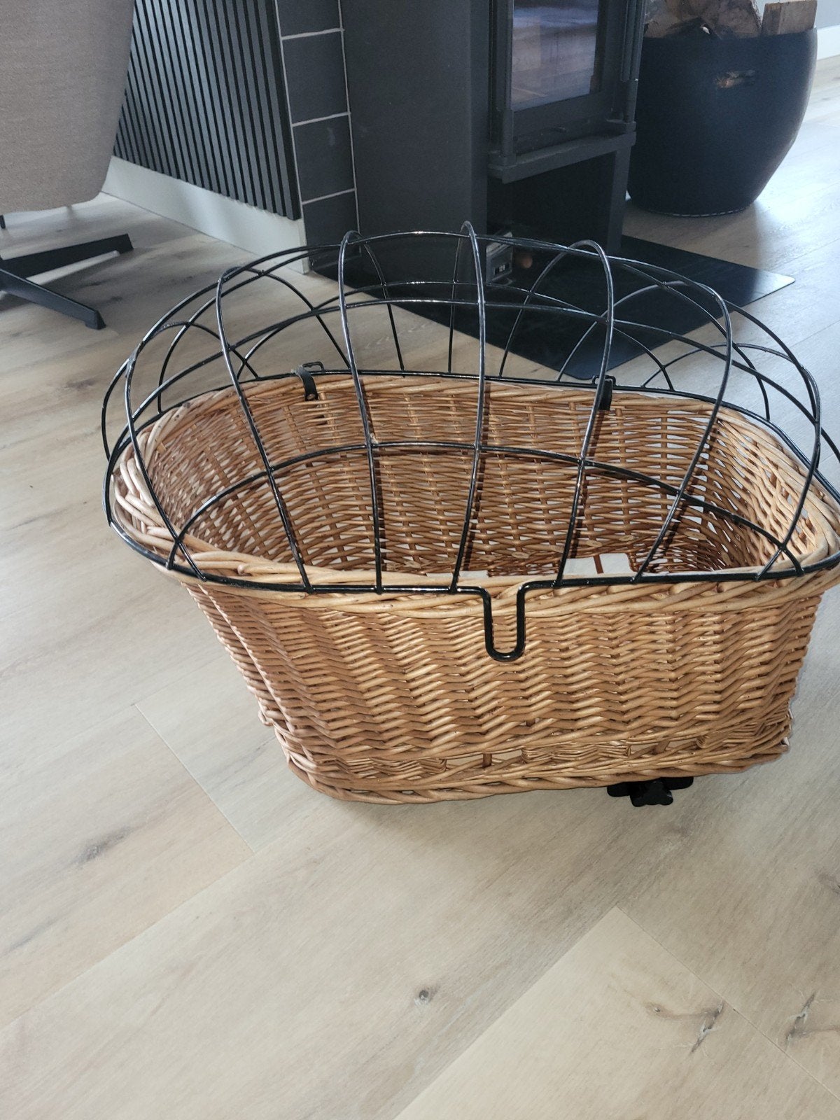 Honden fietsmand, Ophalen
