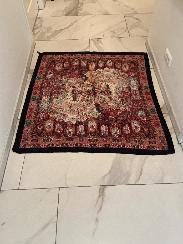 Zijde sjaal, Ophalen of Verzenden, Zo goed als nieuw, Maat 46/48 (XL) of groter, Sjaal