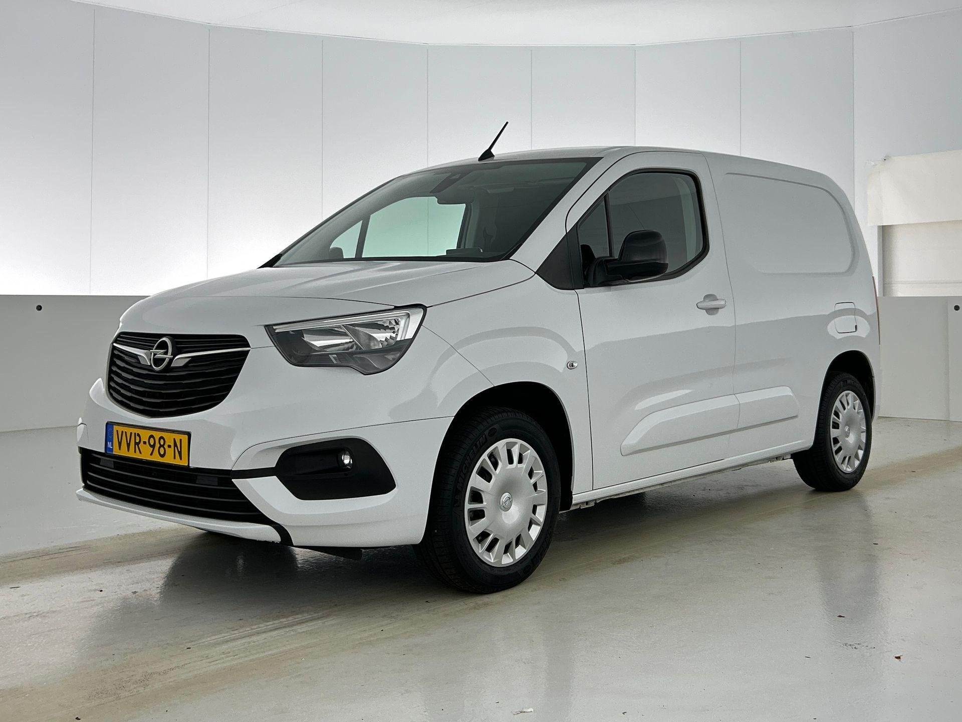 Opel Combo 130pk L1 Automaat Apple Carplay Trekhaak Parkeers, Auto's, Bestelauto's, 1350 kg, Stof, 4 cilinders, Wit