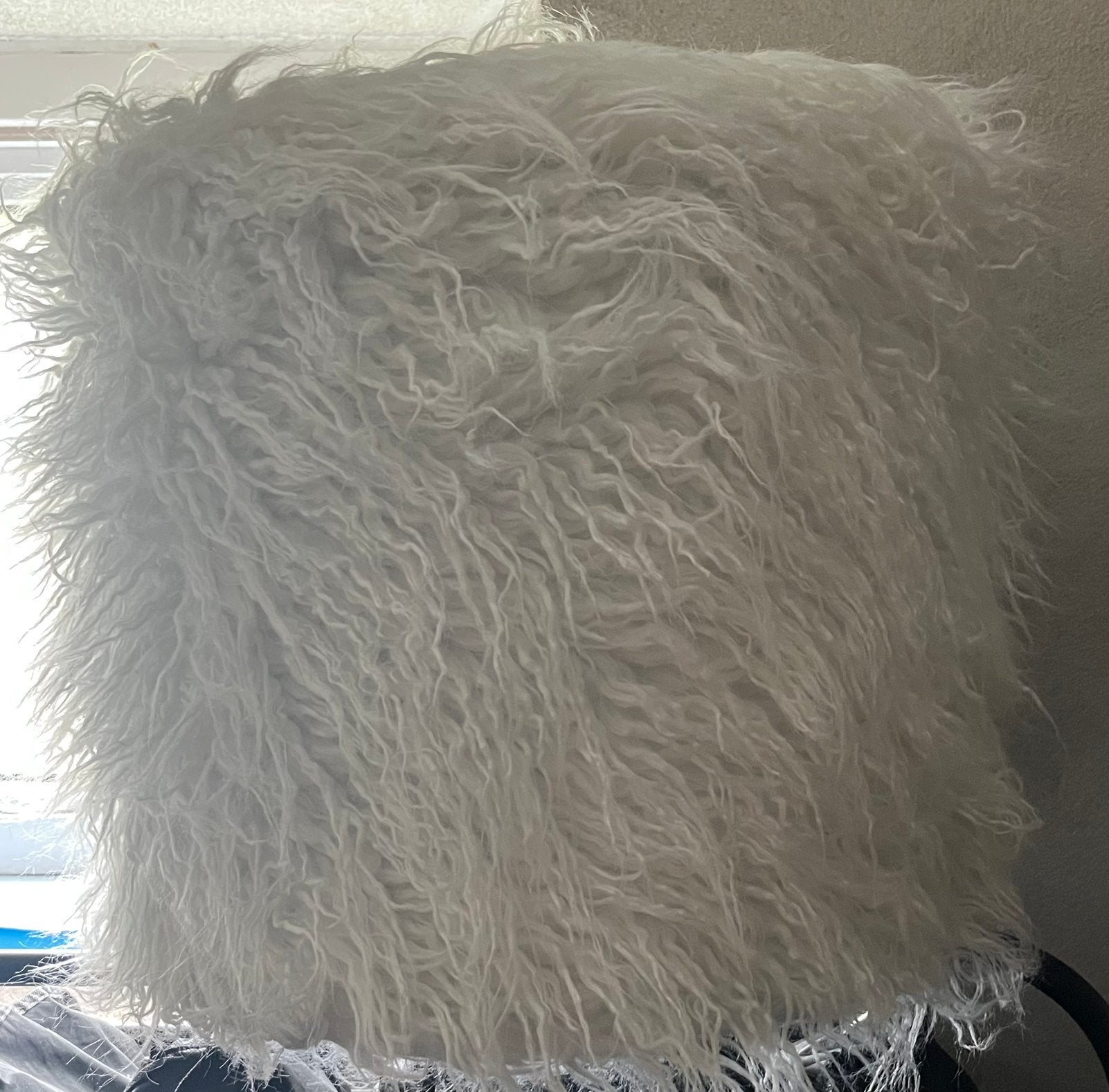 Zachte fluffy poef 2 stuks, Ophalen, Zo goed als nieuw