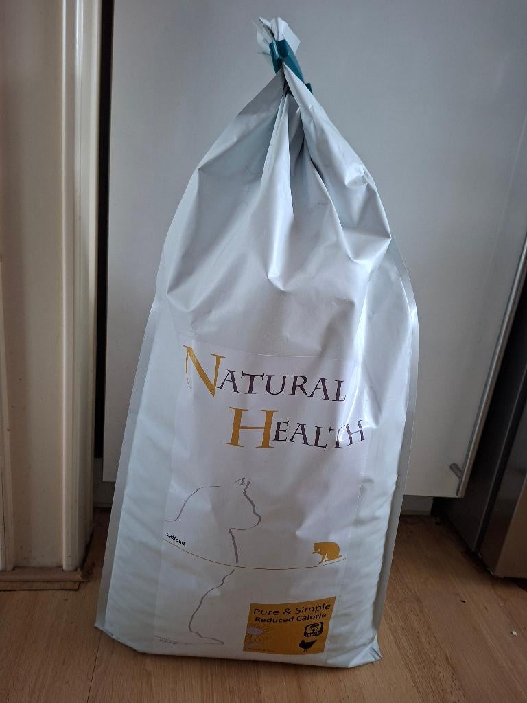 10 kg Natural Health reduced kattenvoer te koop, Ophalen, Kat