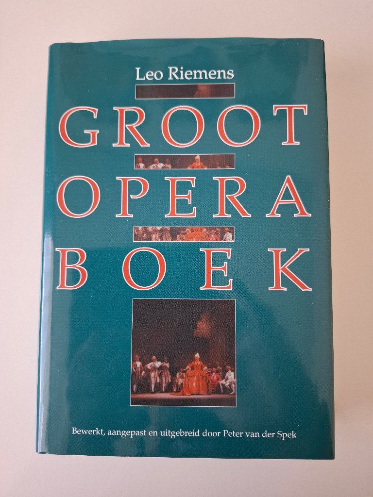 Groot Opera Boek aangeboden., Ophalen of Verzenden, Zo goed als nieuw, Artiest