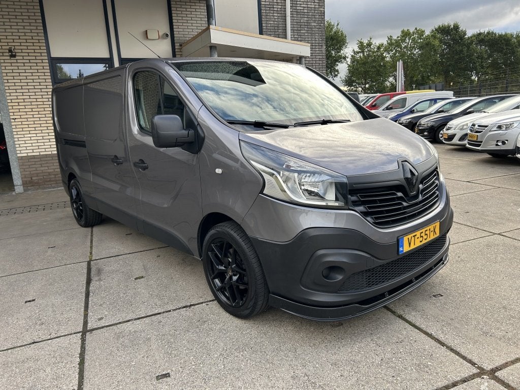Renault Trafic 1.6 dCi T29 L2H1 LEER NAVI EDITION SPORT, Euro 5, 15 km/l, Gebruikt, Zwart