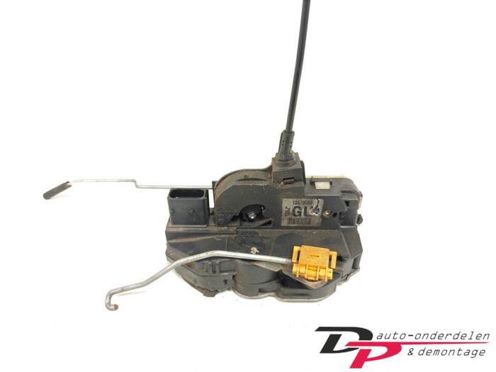 Deurslot Mechaniek 4Deurs rechts-achter van een Opel Astra, Gebruikt, -, -, Opel