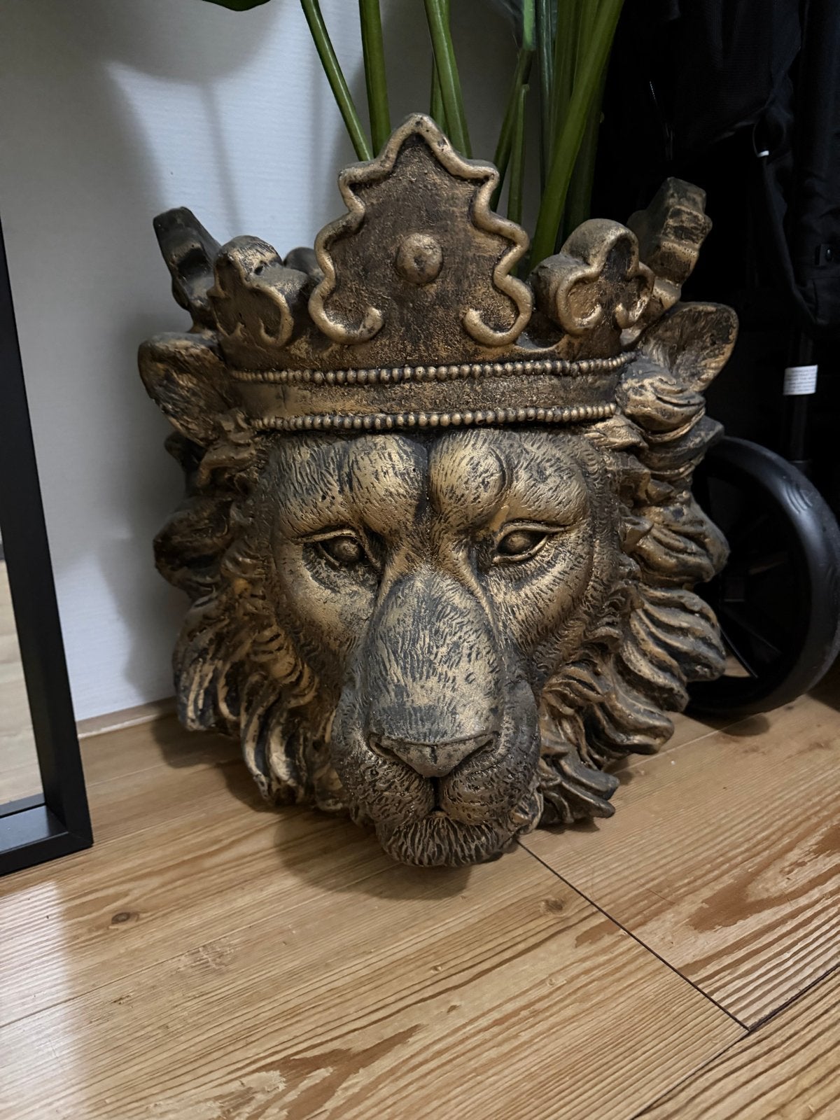 Gouden leeuwen bloempot met of zonder plant, Ophalen, Overige materialen, Goud, Gebruikt