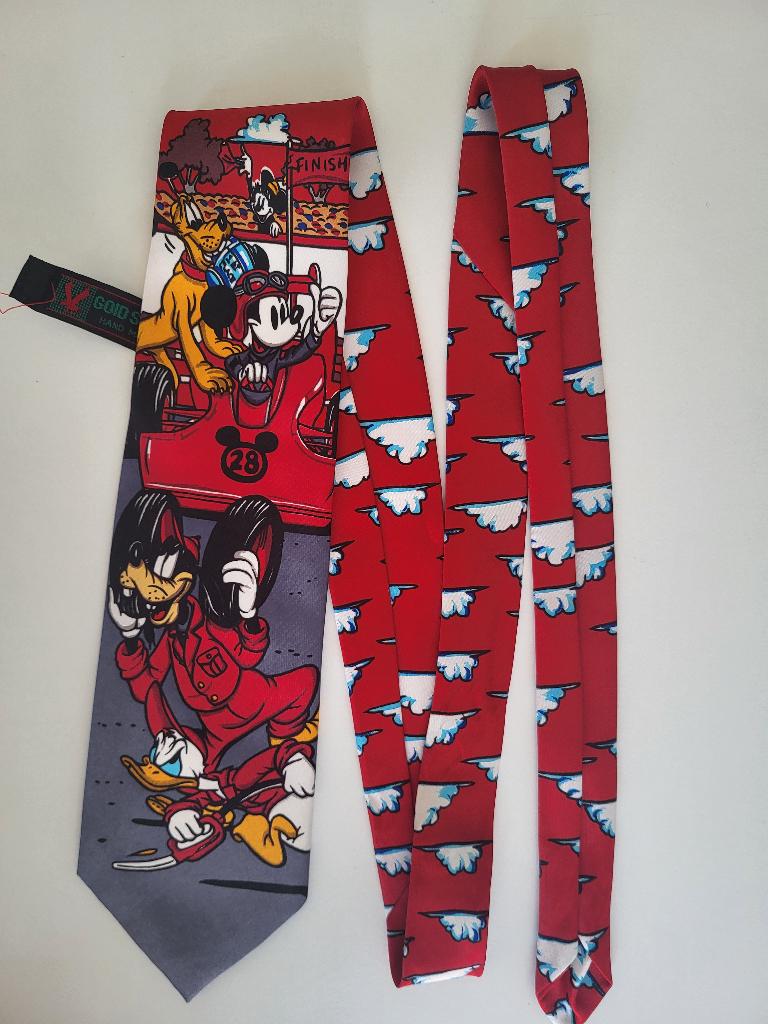 "GOID STAN" hand made stropdas met Disney figuren, Kleding | Heren, Stropdassen, Gedragen, Met patroon, Rood, Ophalen