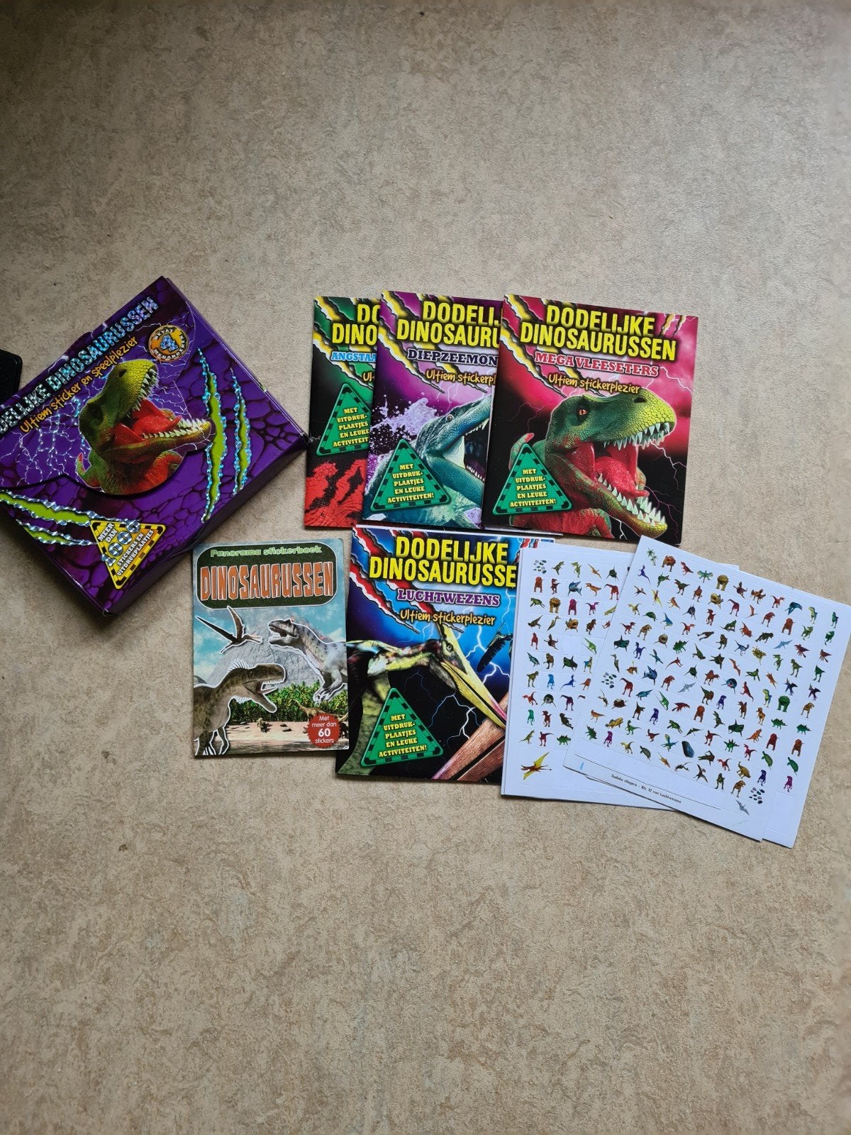 Draken spullen, Ophalen of Verzenden, Nieuw, Meerdere stickers