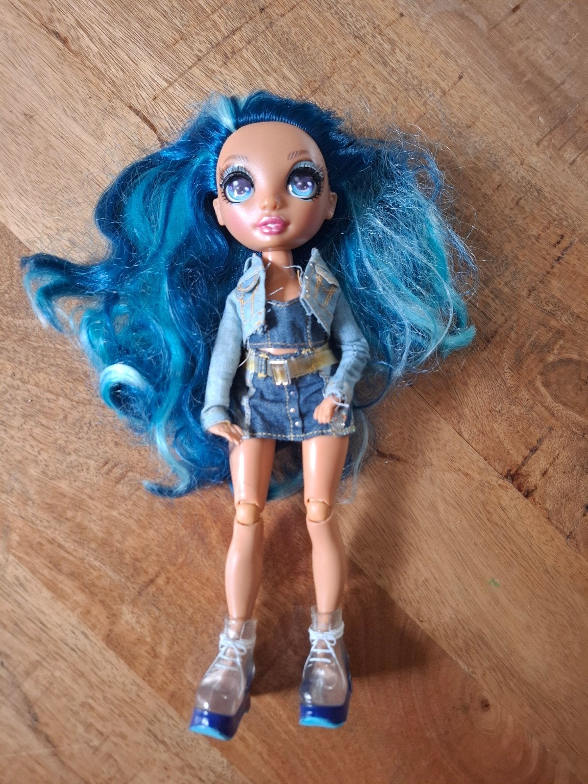 Rainbow High Skyler Bradshaw pop met blauw haar, Ophalen of Verzenden, Gebruikt, Overige typen