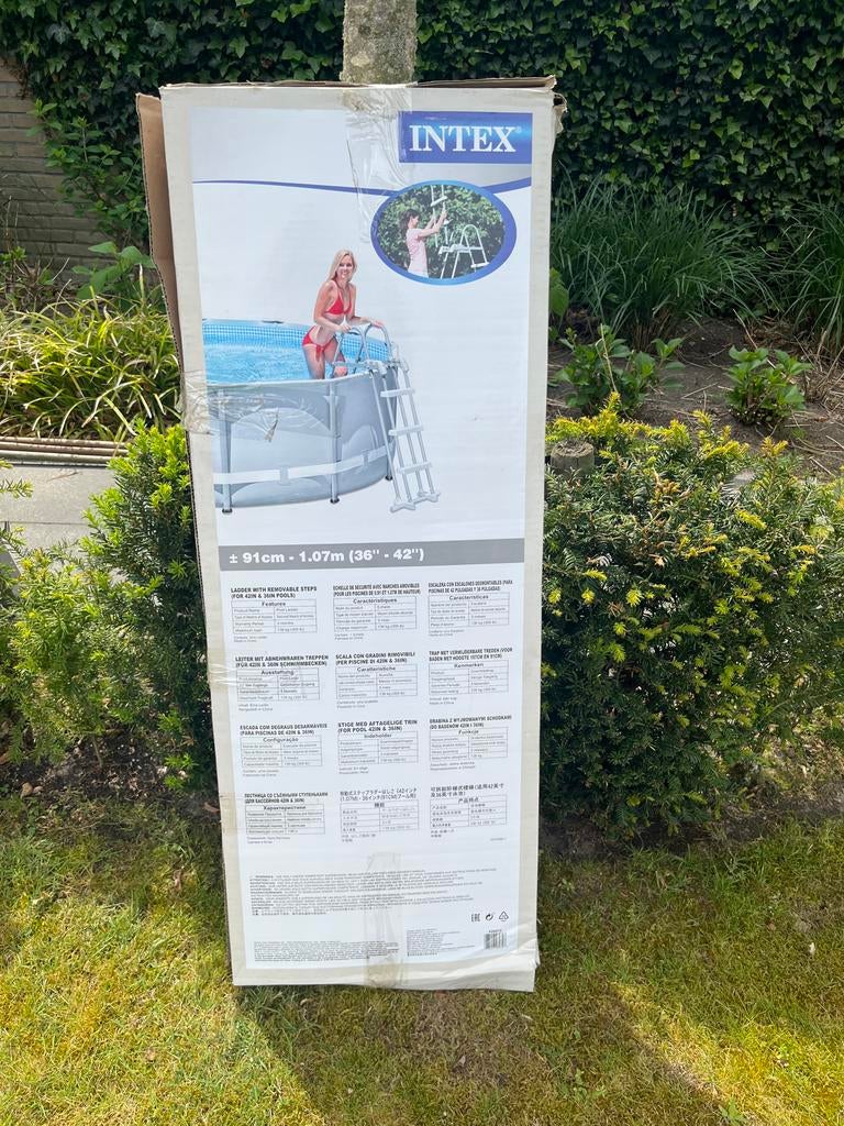 Intex Zwembadladder met Verwijderbare Treden, Tuin en Terras, Zwembaden, Ophalen, Zo goed als nieuw, Overige typen, 80 tot 120 cm
