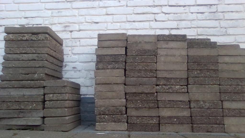Klinkers en 30x30 tegels en paar 15x30 GRATIS, Ophalen, Gebruikt, Beton, Klinkers