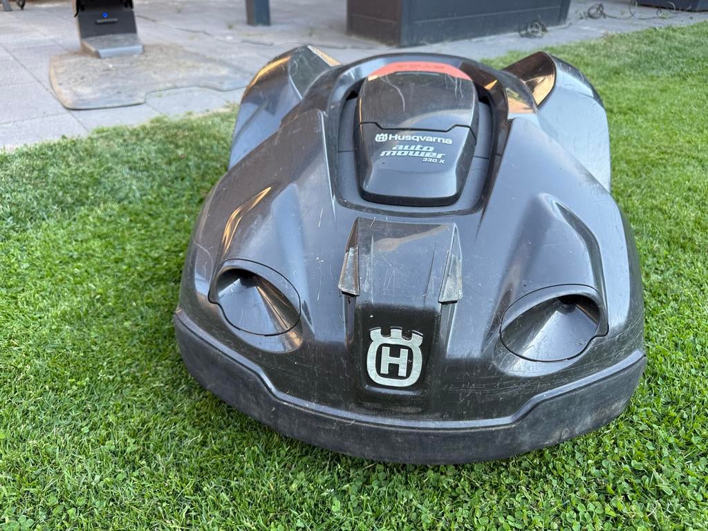 Husqvarna Automower 330X Robotmaaier, Ophalen, Gebruikt, Meer dan 25 cm