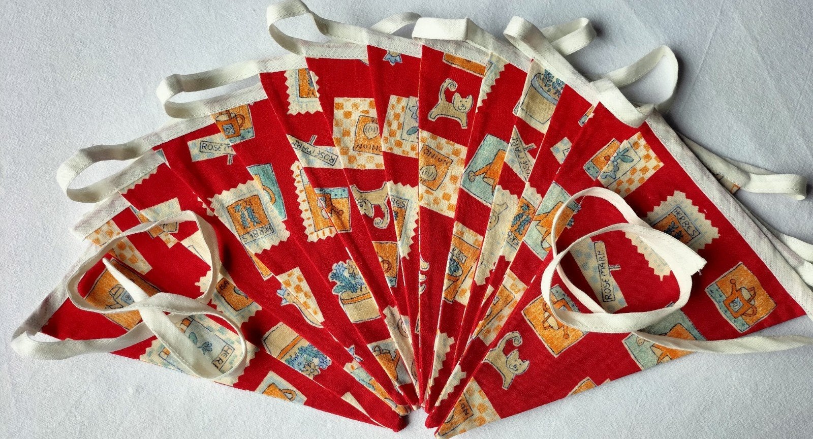 Vlaggenlijn ROOD met POSTZEGELPRINT, Ophalen of Verzenden, Nieuw, Versiering, Overige