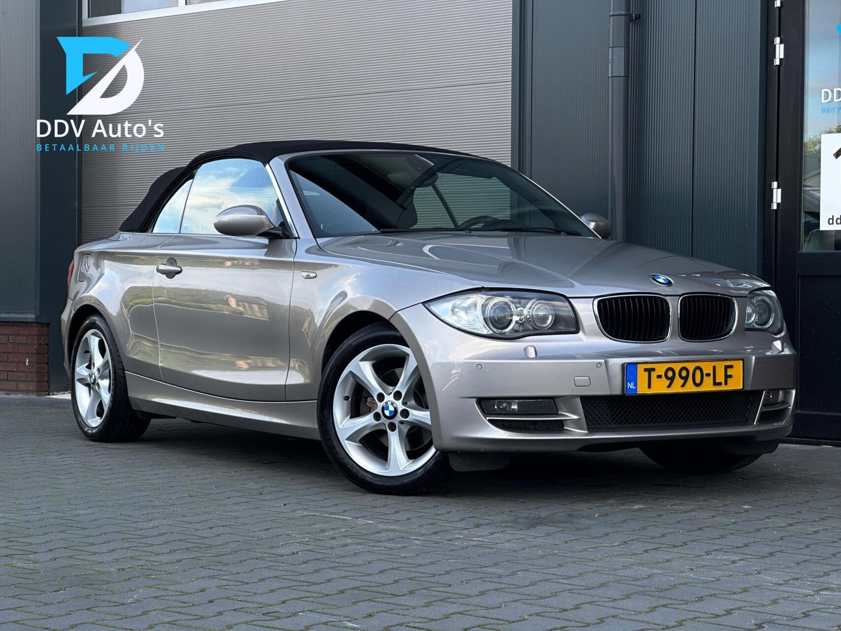 BMW 1-serie 125i/218pk High Executive|AUT|Leder|Stoelverw|PD, Auto's, Dealer onderhouden, Achterwielaandrijving, Zwart, Cabriolet