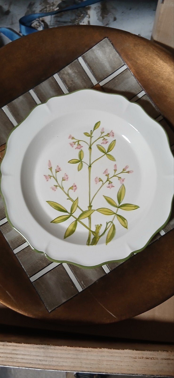 Decoratief bord met bloemenpatroon, Antiek en Kunst, Ophalen