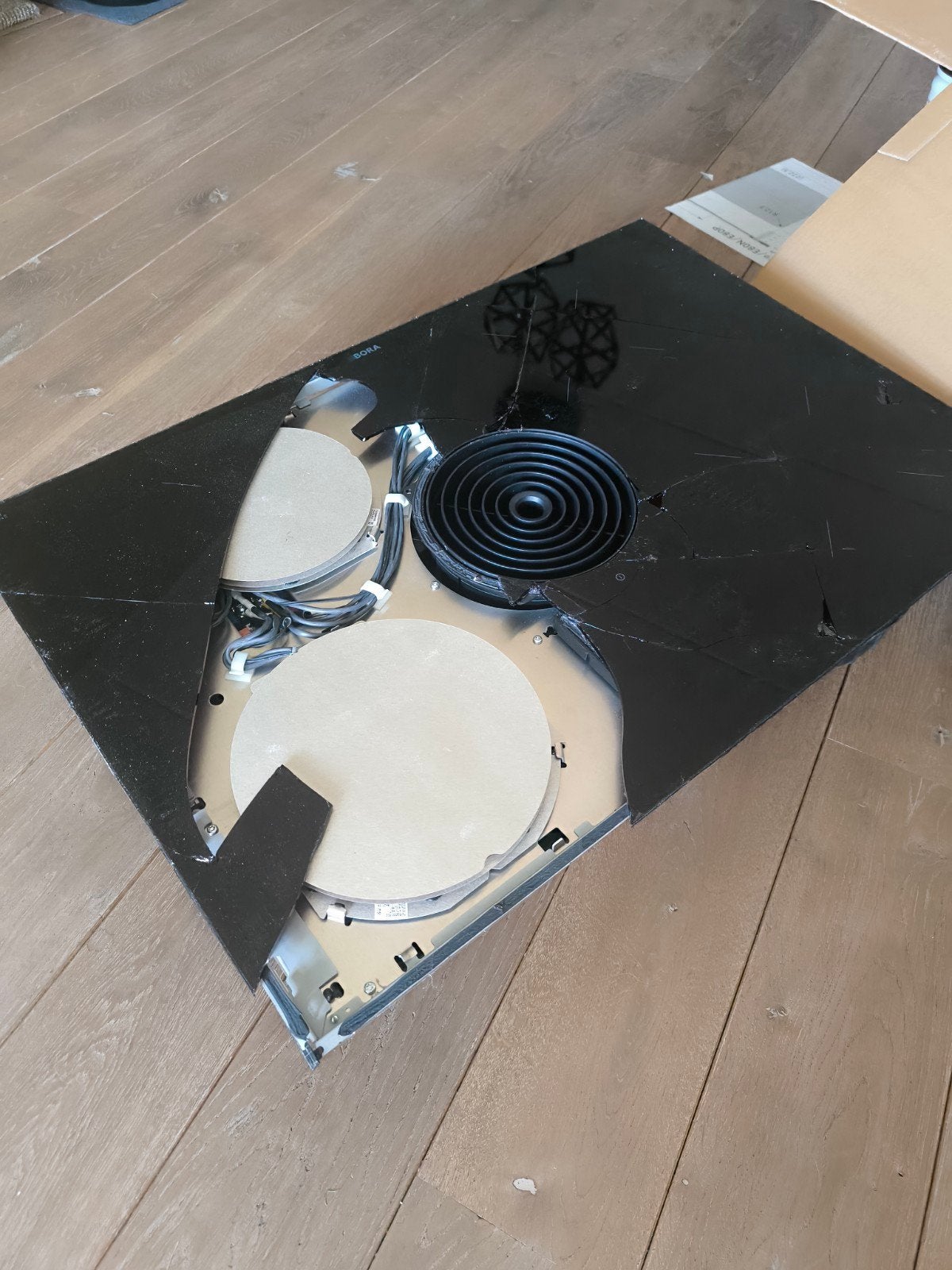 Bora Pure Inductiekookplaat met afzuiging – glas beschadigd, Witgoed en Apparatuur, Energieklasse A of zuiniger, Inbouw, Inductie