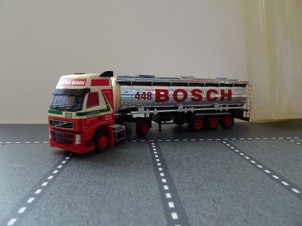 009 awm herpa volvo fh van den bosch tanker 1:87 truck trein, Hobby en Vrije tijd, Ophalen of Verzenden, Zo goed als nieuw, Bus of Vrachtwagen