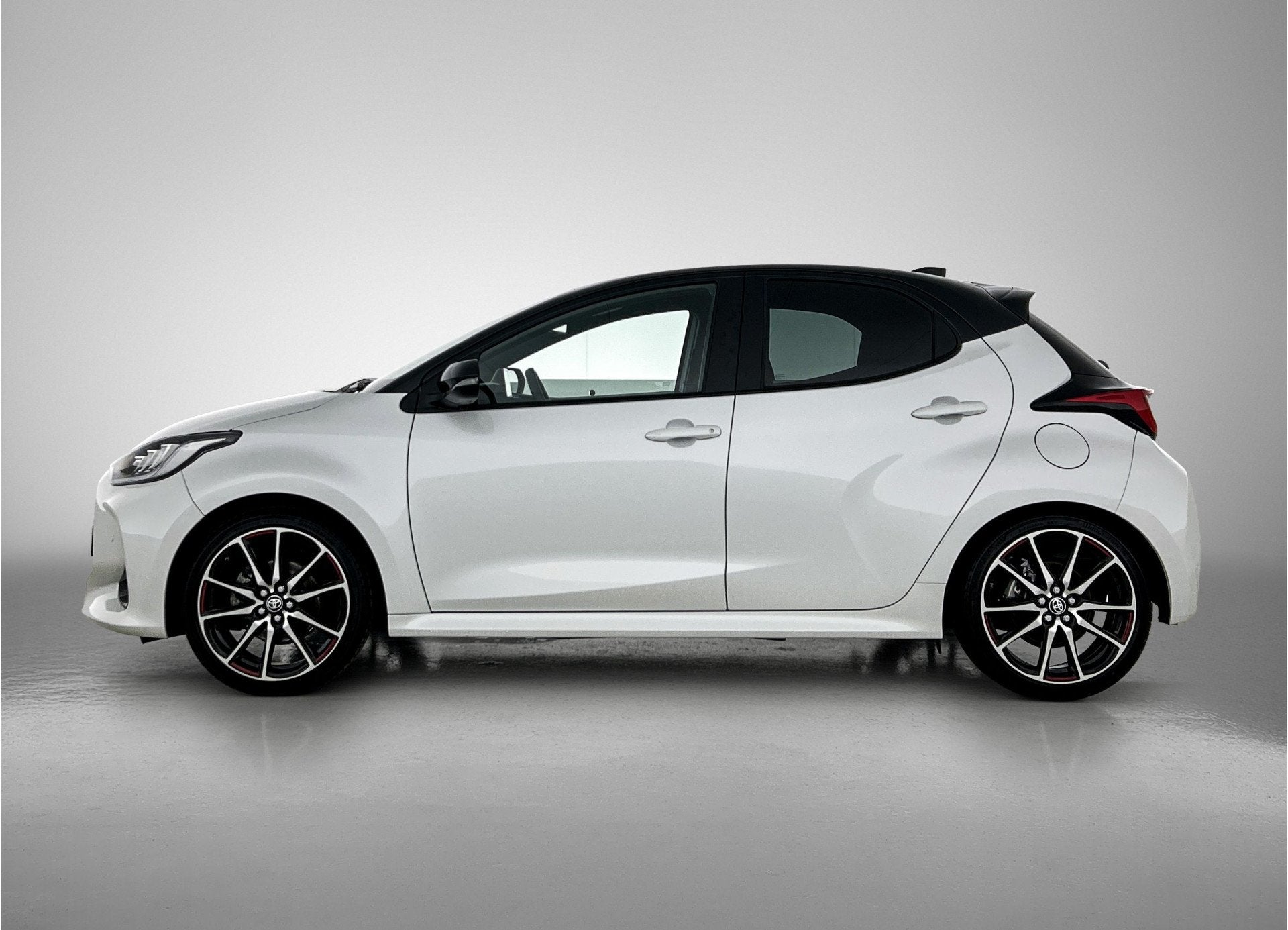 Toyota Yaris 1.5 Hybrid GR-Sport | Stuur-Stoelverwarming | H, Auto's, Toyota, 12 maanden, 450 kg, Gebruikt, 1490 cc