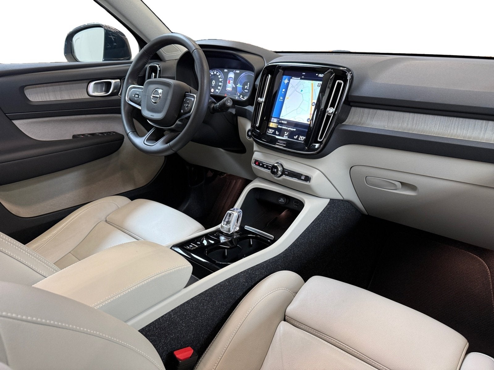 Volvo XC40 1.5 T4 Recharge Inscription I Panoramadak I 360 C, Euro 6, Automatische klimaatregeling, Blauw, Leder