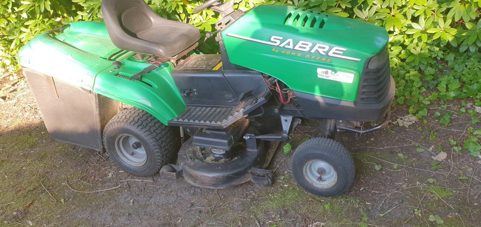 Sabre by John Deere zitmaaier, Cirkelmaaier, Gebruikt, Opvangbak, Benzine-grasmaaier