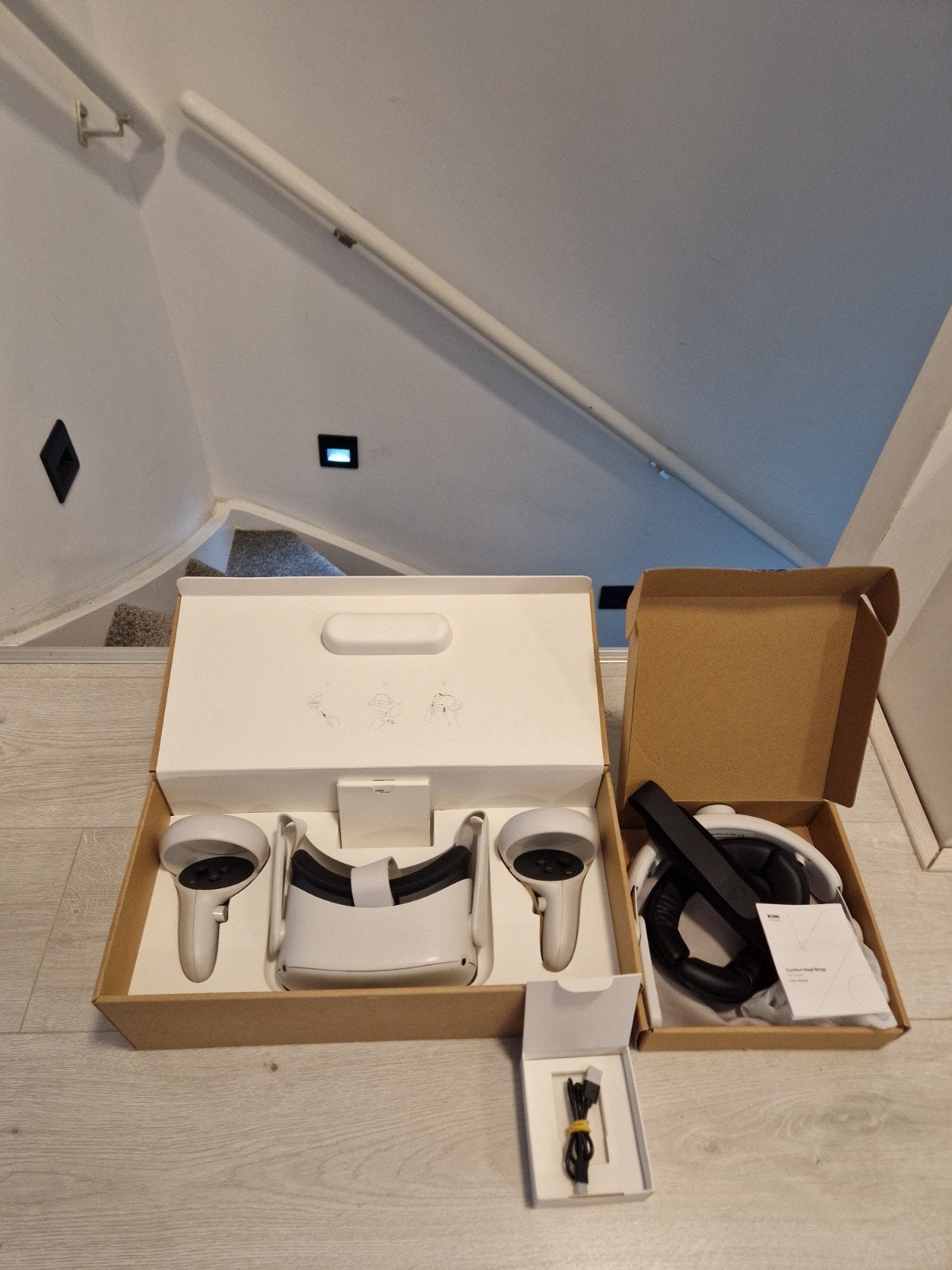 Meta Quest 2 - 128GB + nieuwe Kiwi Head Strap, Spelcomputers en Games, Virtual Reality, Nieuw, Overige platformen, Ophalen of Verzenden