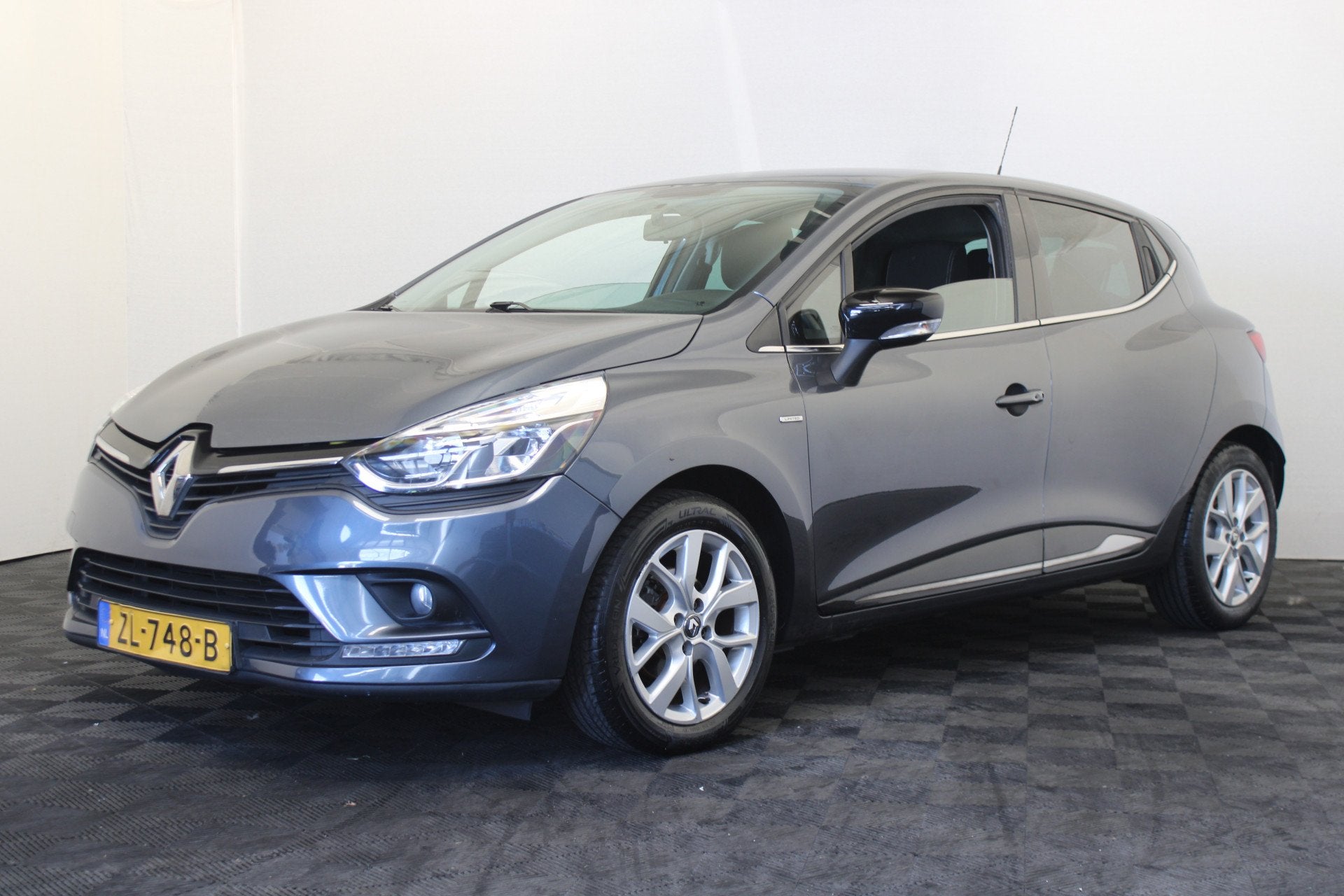 Renault Clio 0.9 TCe Limited (bj 2019), Voorwielaandrijving, 898 cc, Stof, Gebruikt