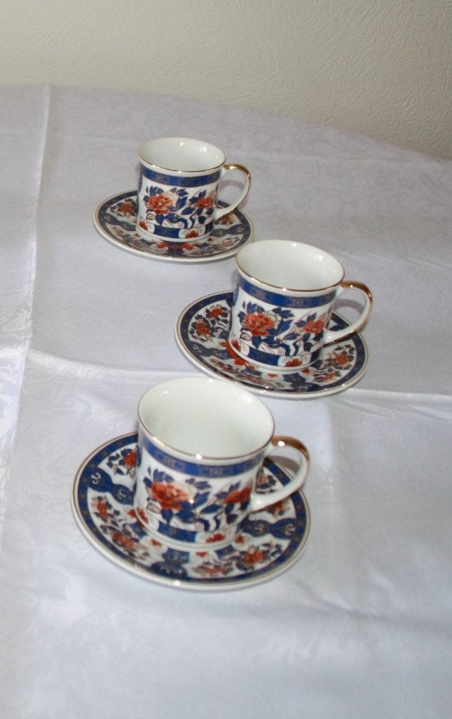 Imari kop en schotels., Ophalen of Verzenden, Zo goed als nieuw, Overige stijlen, Kop(pen) en/of Schotel(s)