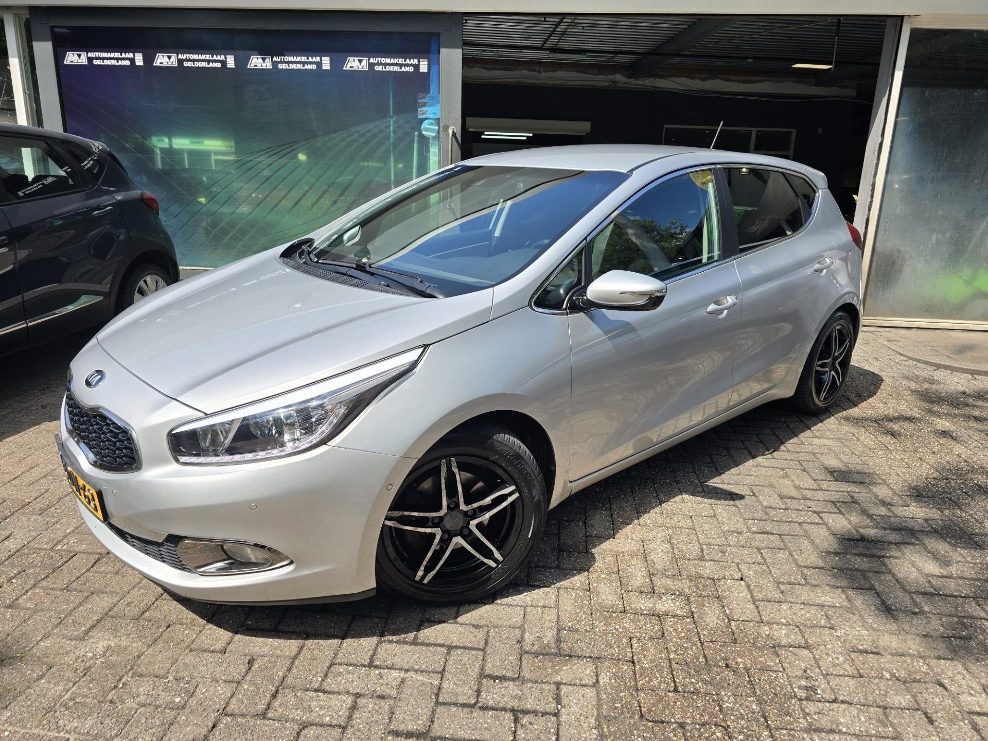 Kia Cee'd 1.6 GDI Super Pack | 3/6 OF 12MND GARANTIE | CAMER, Auto's, Voorwielaandrijving, Euro 5, Gebruikt, 1591 cc