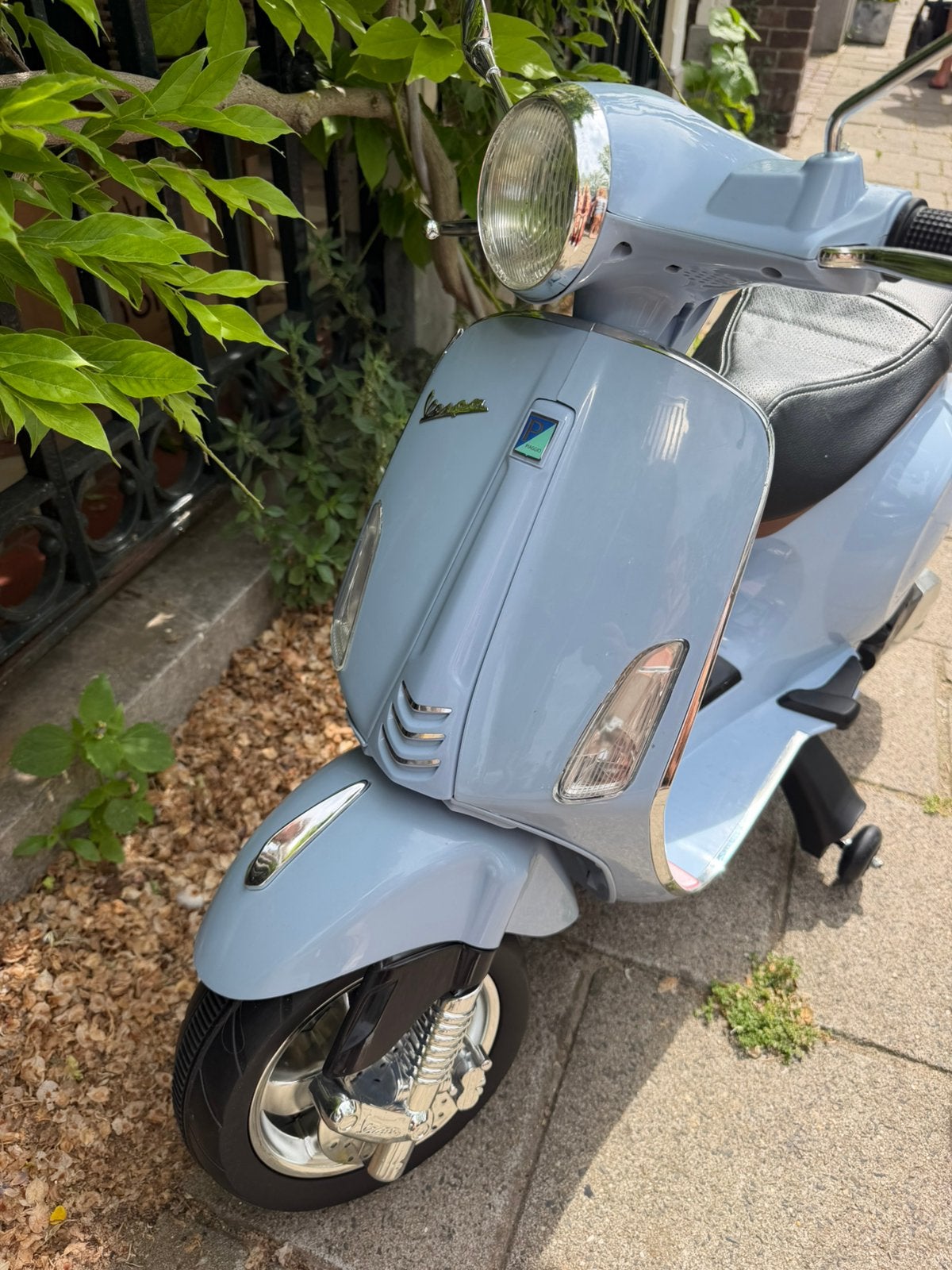 Vespa kinder scooter elektrisch - Zo goed als nieuw, Ophalen of Verzenden, Zo goed als nieuw