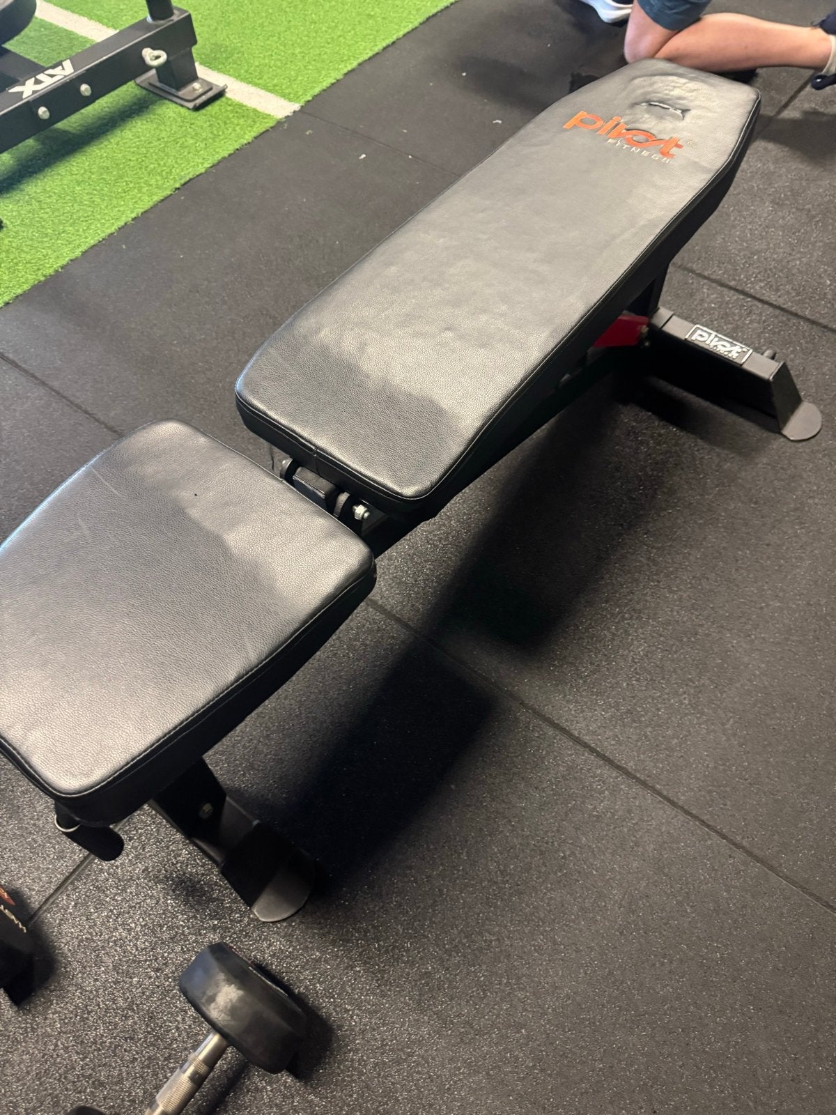 Pivot Fitnessbank - Verstelbaar en Robuust, Sport en Fitness, Ophalen of Verzenden, Gebruikt, Armen, Fitnessbank