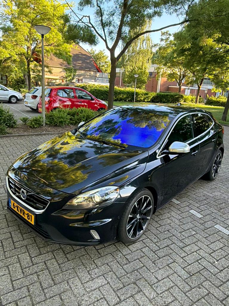 Volvo v40 D2 R-design, Auto's, Volvo, Voorwielaandrijving, Zwart, 4 cilinders, 1600 cc