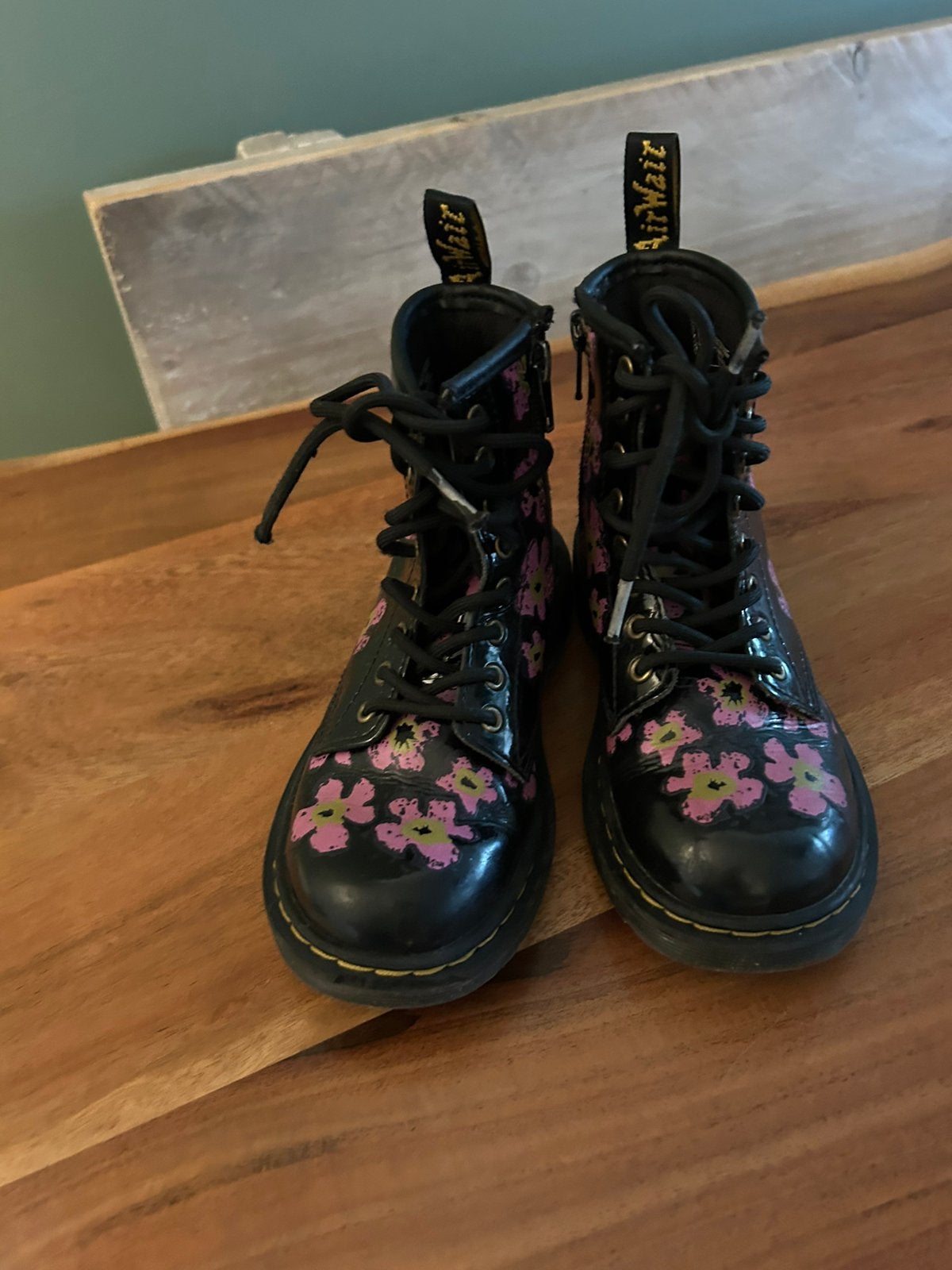 Kinder schoenen Dr Martens zwart met roze bloemen maat 29, Ophalen of Verzenden, Gebruikt, Meisje, Schoenen