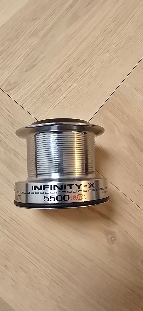 Daiwa infinity 5500 BR spoel, Ophalen of Verzenden, Nieuw, Molen