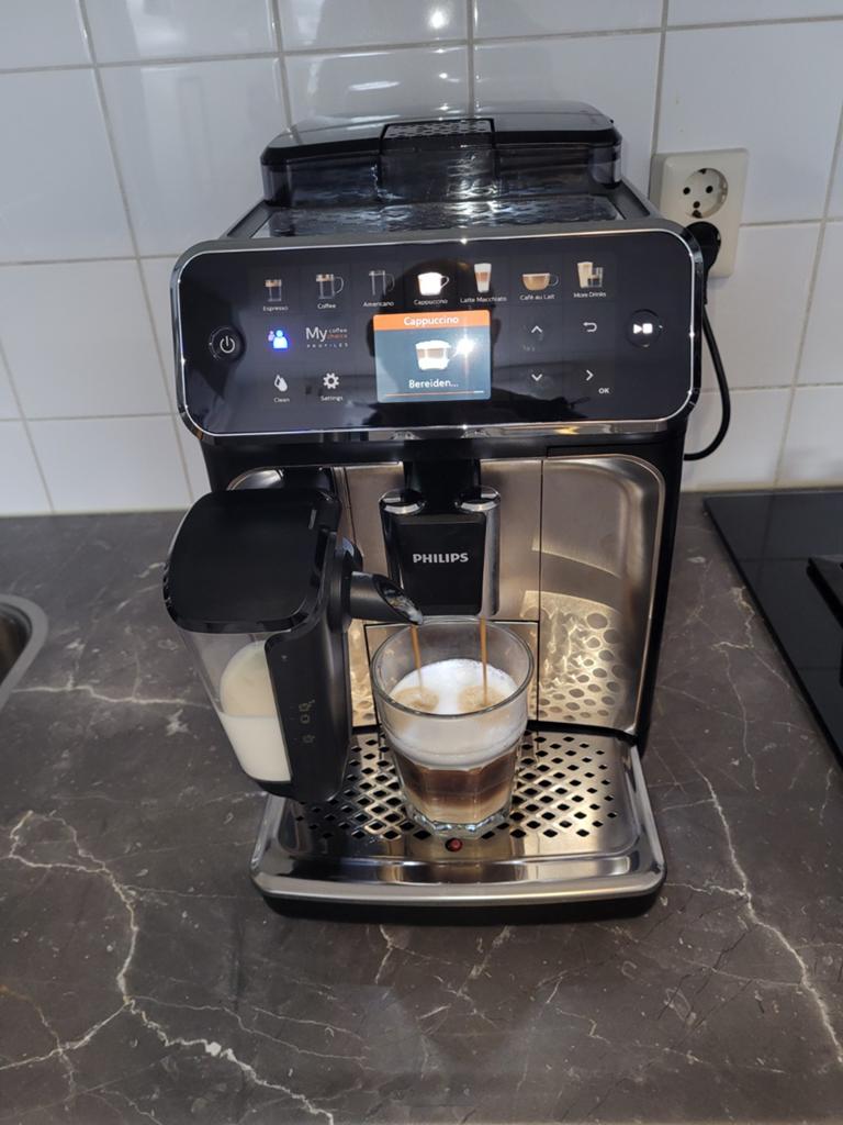 Mooie Philips LatteGo koffiemachine te koop aangeboden., Witgoed en Apparatuur, Ophalen, Zo goed als nieuw, Koffiemachine