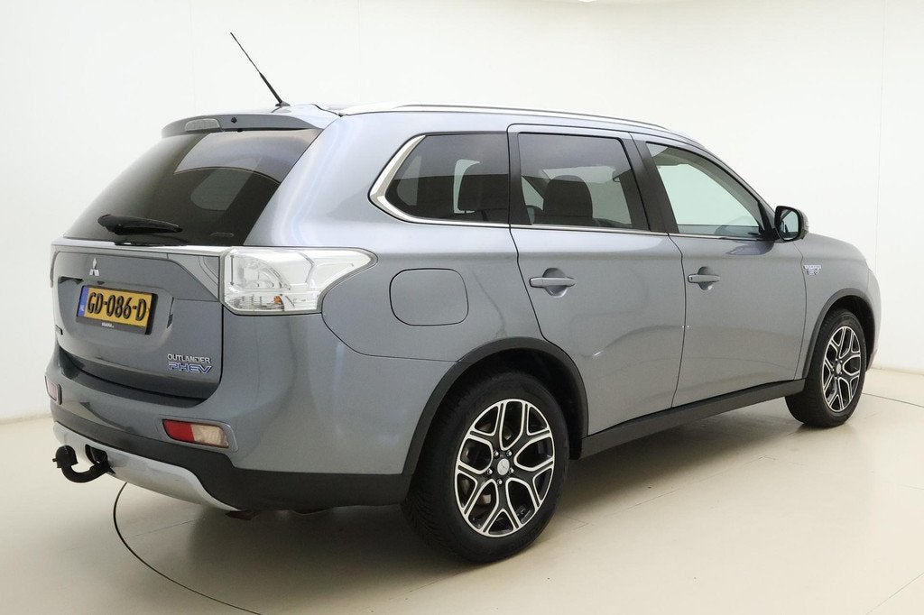 Mitsubishi Outlander 2.0 PHEV Executive Edition X-Line Autom, Auto's, Mitsubishi, 1998 cc, 4 cilinders, Leder en Stof, Bedrijf