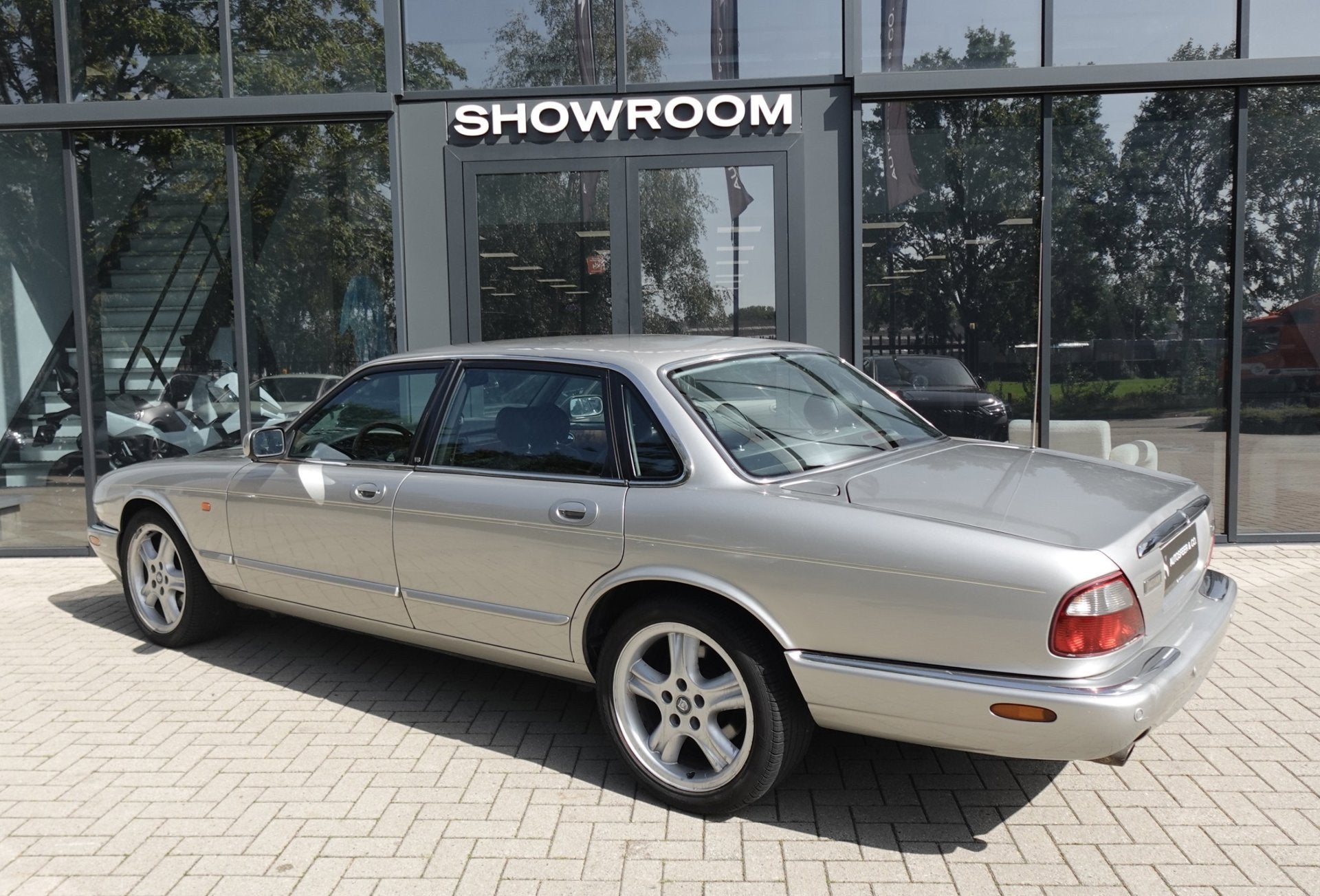 Jaguar XJ 3.2 V8 Executive AIRCO SPORT ELEKTR. RAMEN, Auto's, Jaguar, Achterwielaandrijving, Gebruikt, Bedrijf, 102 €/maand
