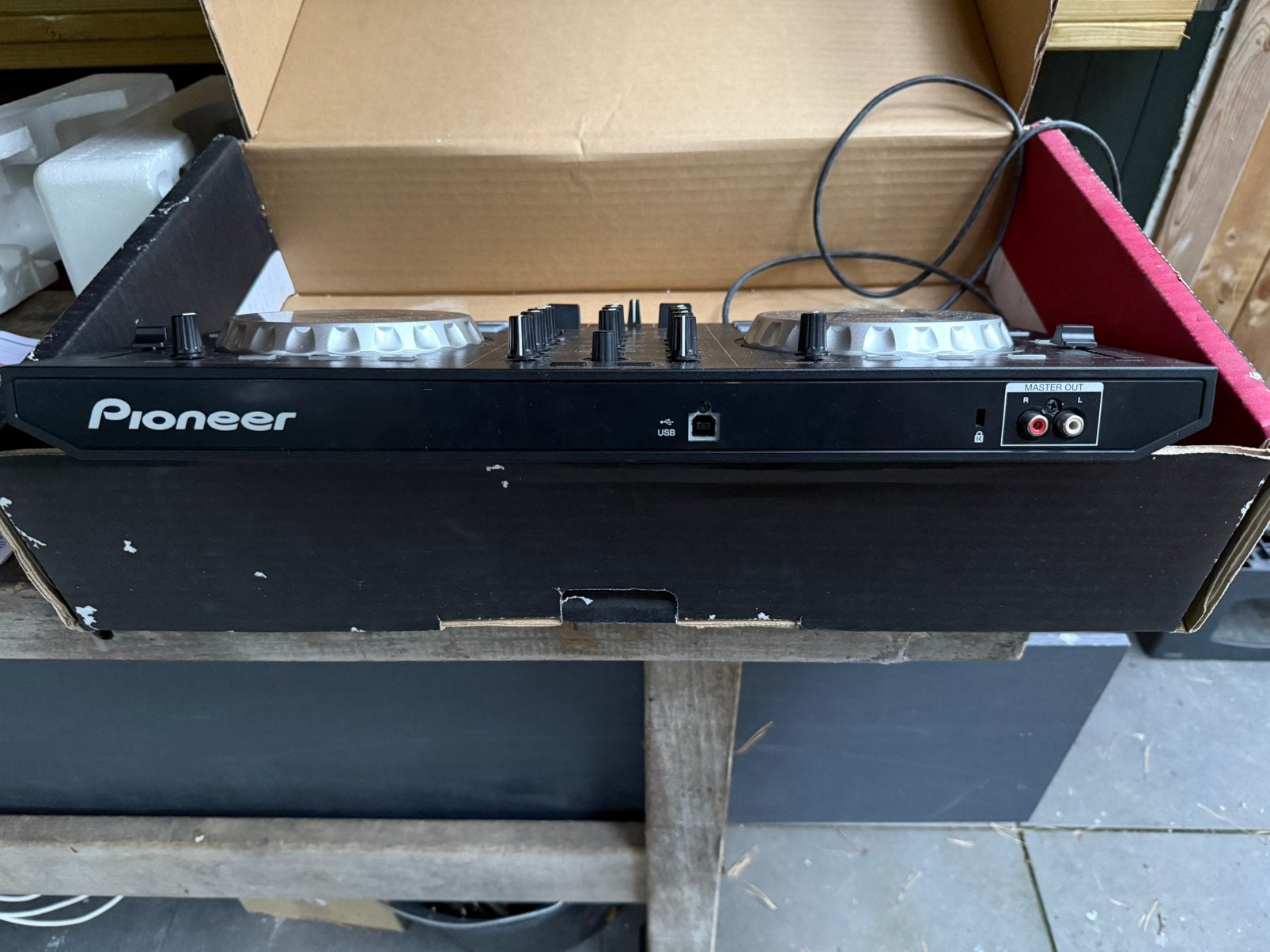 Foto 4 van Te koop, Pioneer DJ-Serato intro DDJ-SB.