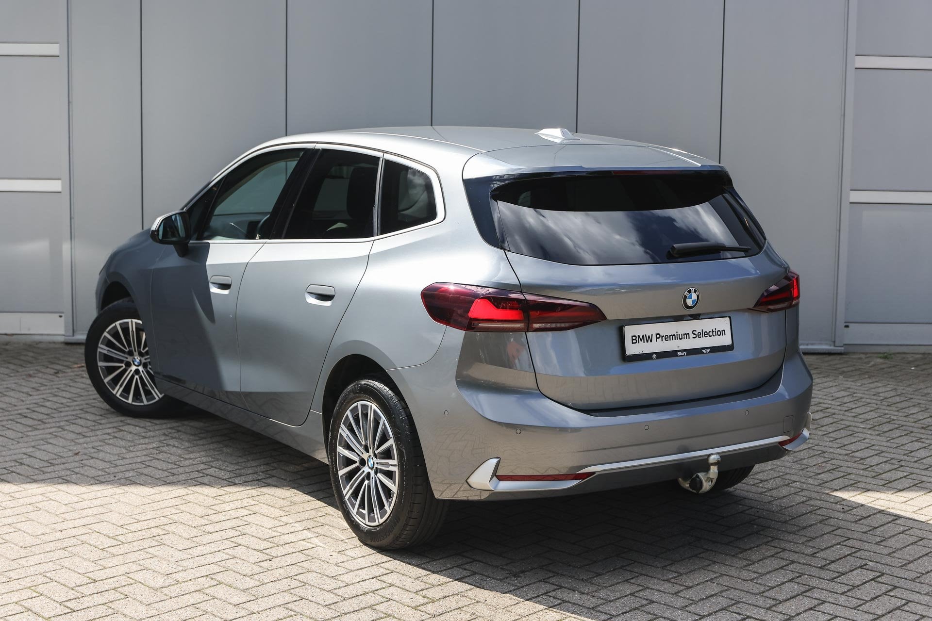 BMW 2 Serie Active Tourer 218i Luxury Line Automaat / Trekha, Auto's, 136 pk, Gebruikt, 1445 kg, 3 cilinders