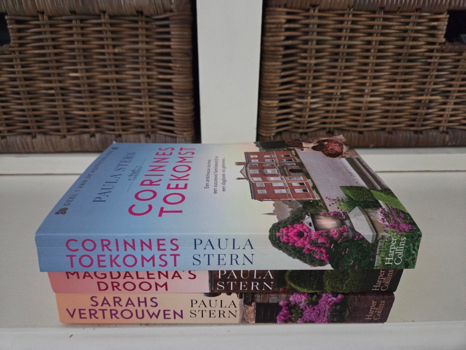 Paula Stern - de koffietrilogie, Ophalen of Verzenden, Zo goed als nieuw